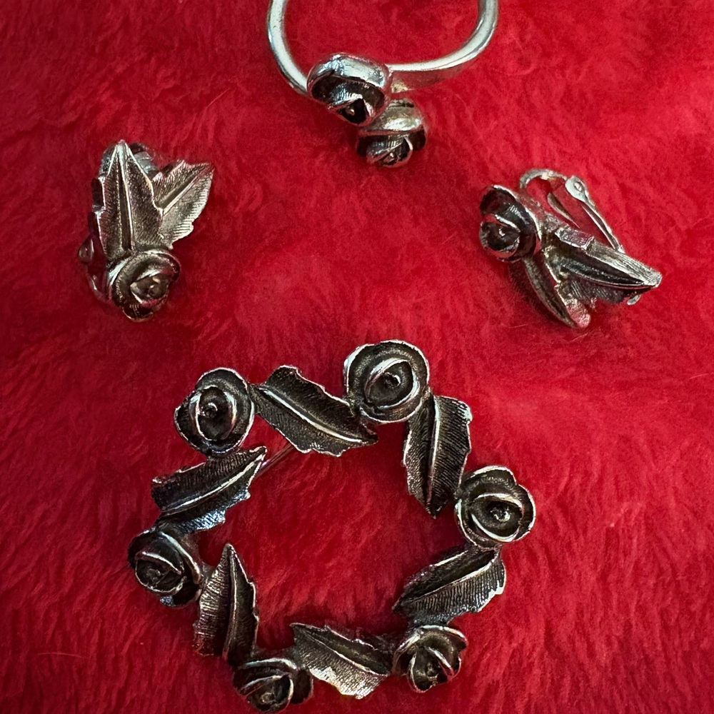 Elegant Sarah Coventry Silver Rose  Set